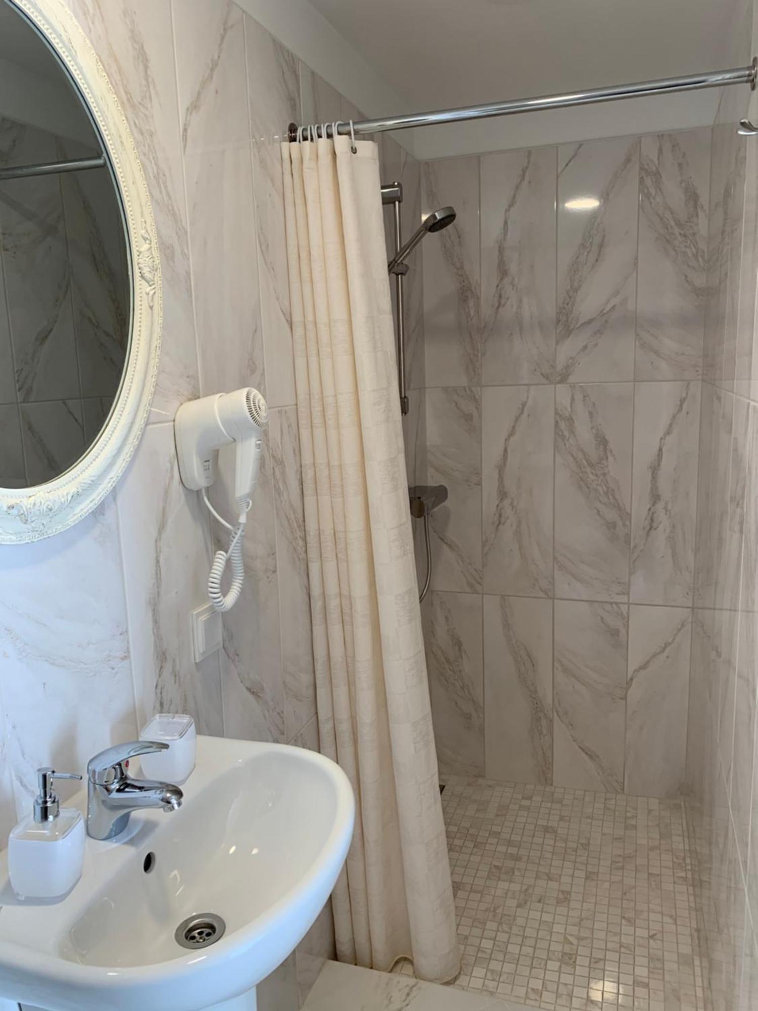 Hotel Vaineikio 8 Palanga Habitación foto