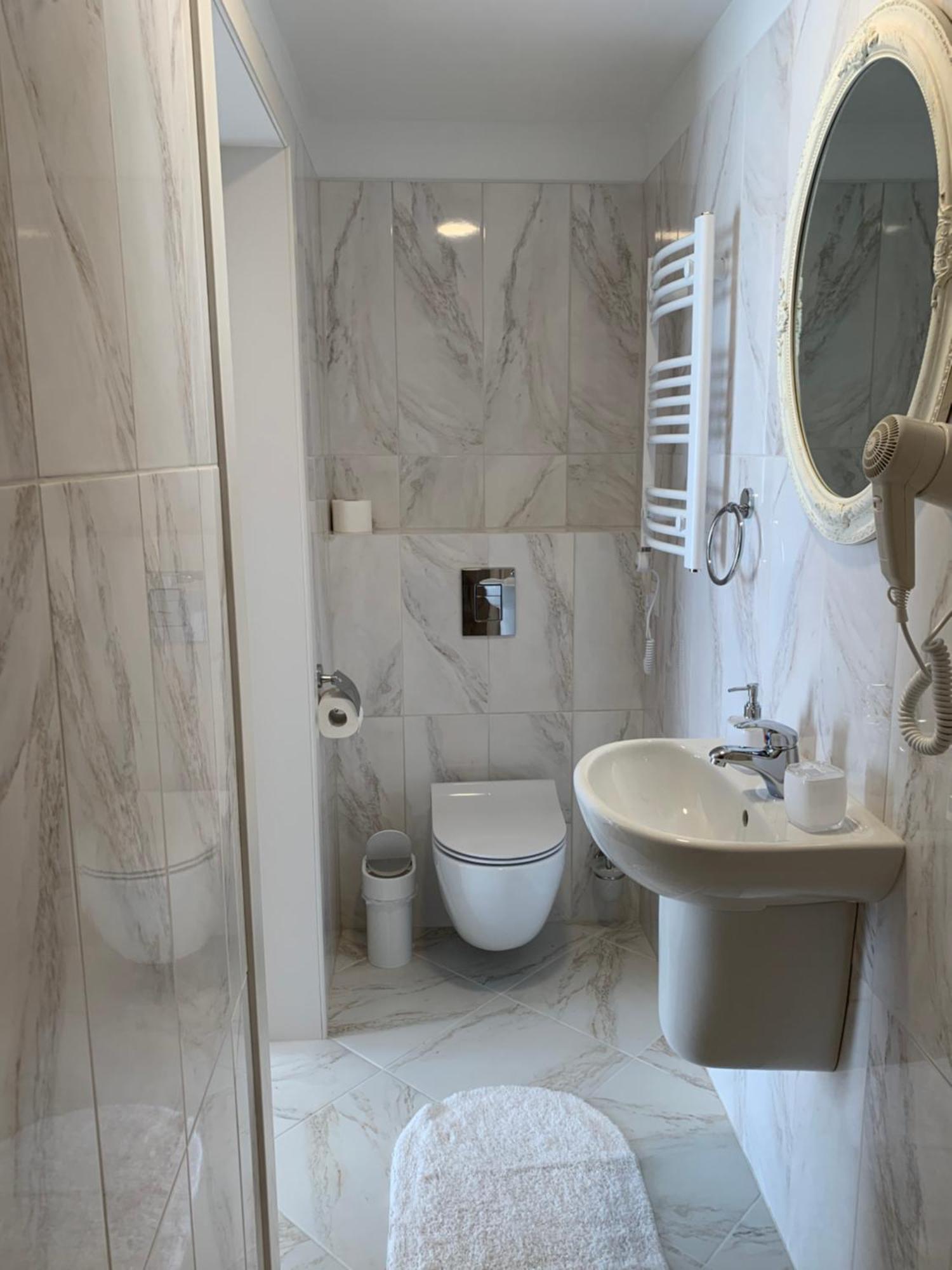 Hotel Vaineikio 8 Palanga Habitación foto